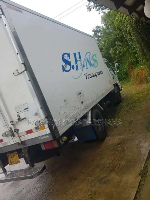 Isuzu ELF 2005 Lorry (Used)
