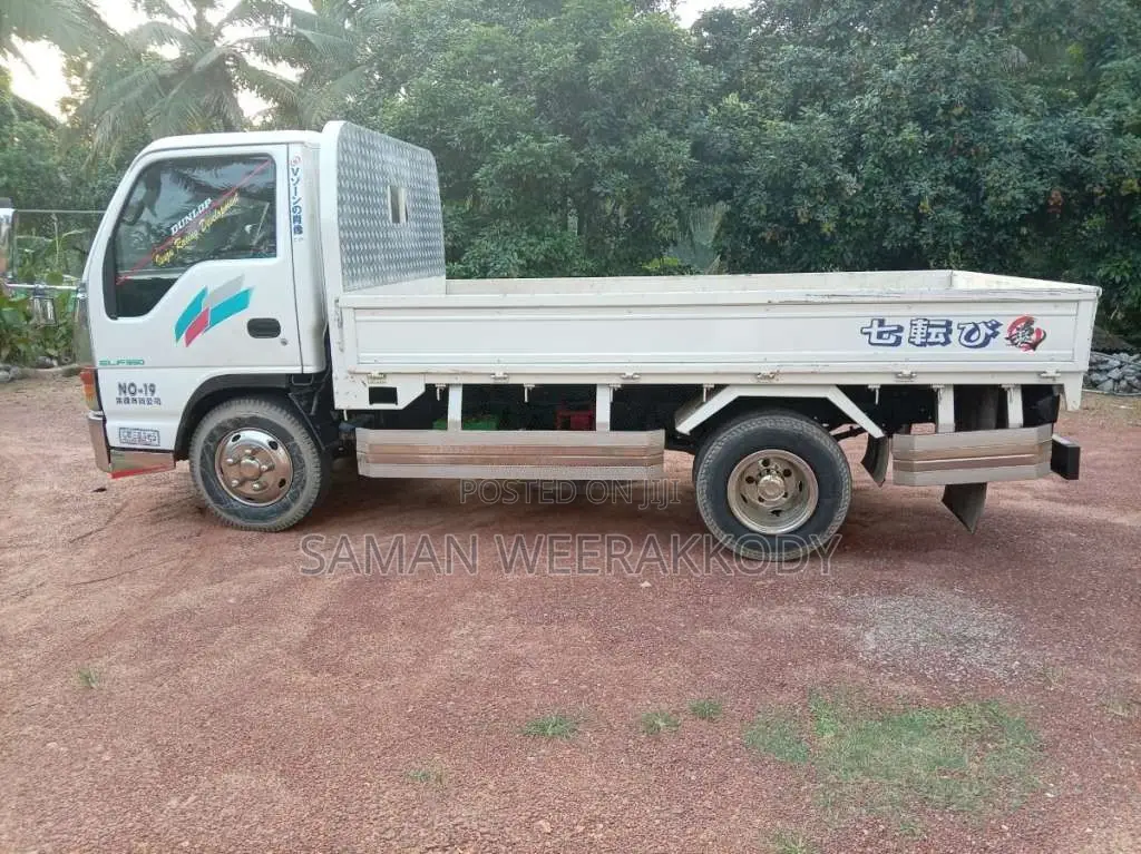 Isuzu NPR 1995 Lorry (Used)