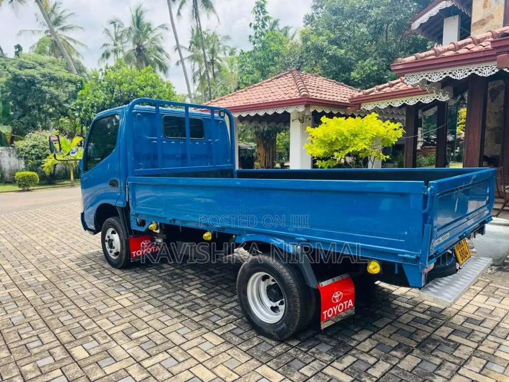 Toyota Dyna 1998 Lorry (Used)