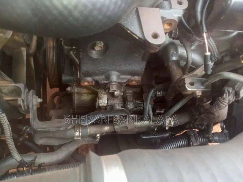 Isuzu Full Body 2018 Lorry (Used)