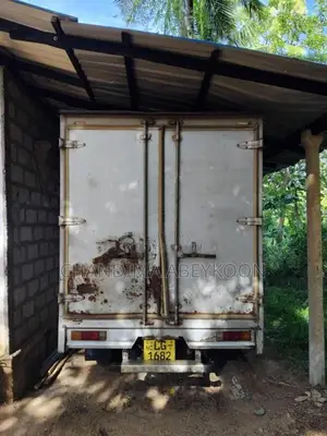Mitsubishi Canter 2009 Lorry (Used)