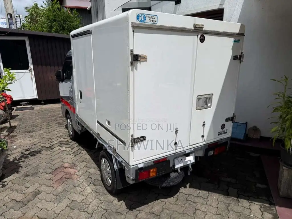 Daihatsu Hijet 2023 Lorry (Used)