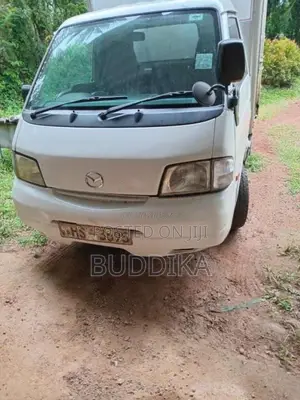 Nissan Nissan 2001 Lorry (Used)