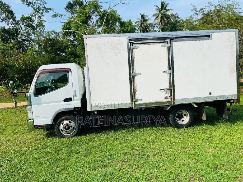 Mitsubishi Canter 2011 Lorry (Used)