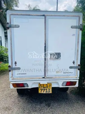 Mitsubishi MiniCab 2001 Lorry (Used)