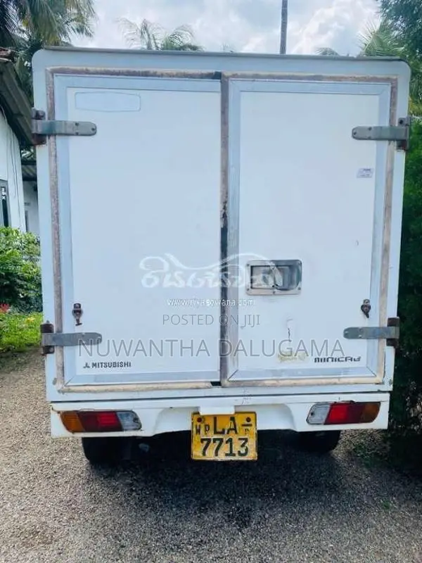 Mitsubishi MiniCab 2001 Lorry (Used)