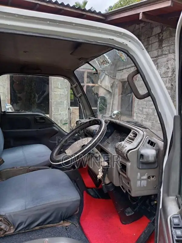 Isuzu 14.5 Full Body 1992 Lorry (Used)