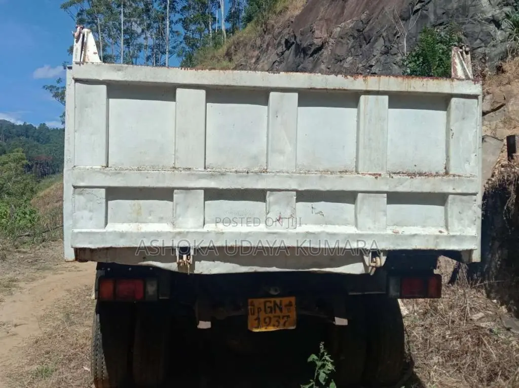 Mitsubishi Fuso 1997 Lorry (Used)