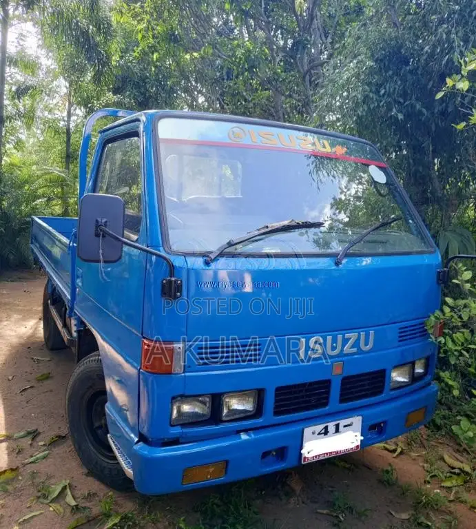 Isuzu CANTER 1982 Lorry (Used)