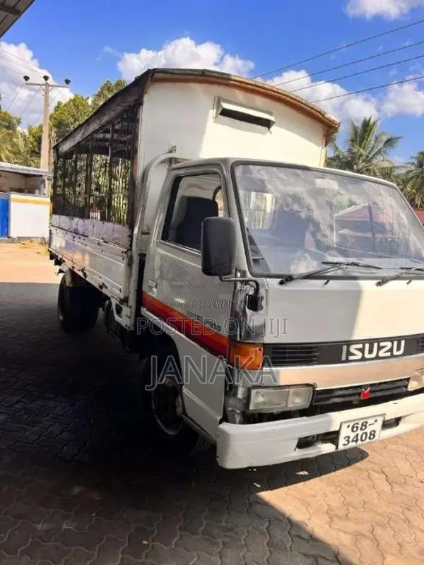Isuzu ELF 14.5ft 1993 Lorry (Used)
