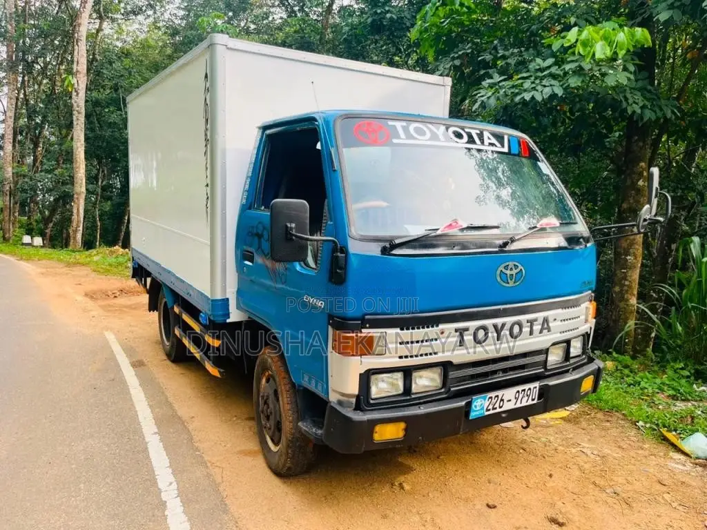 Toyota Dyna 1999 Lorry (Used)