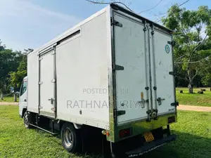 Mitsubishi Canter 2011 Lorry (Used)