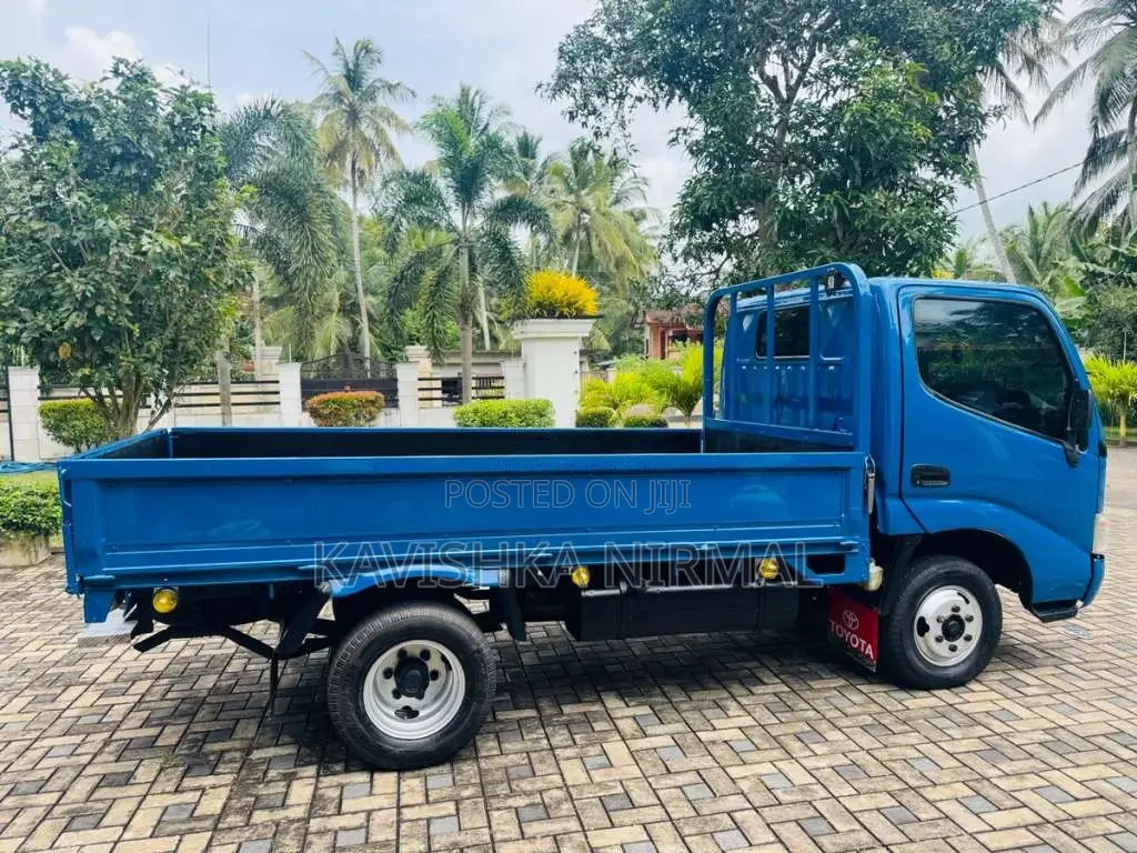 Toyota Dyna 1998 Lorry (Used)