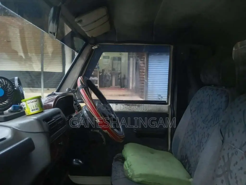 Mahindra Mahindra 2006 Lorry (Used)