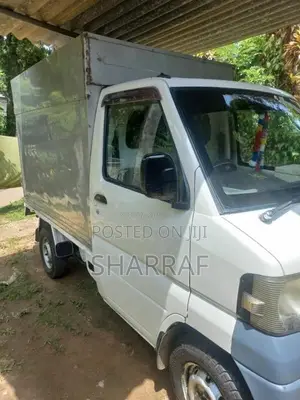 Mitsubishi U6 1t 2001 Lorry (Used)