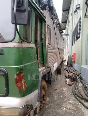 Ashok-Leyland Comet 1990 Lorry (Used)