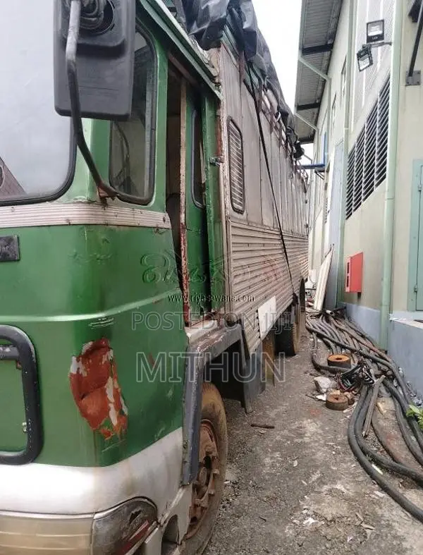 Ashok-Leyland Comet 1990 Lorry (Used)