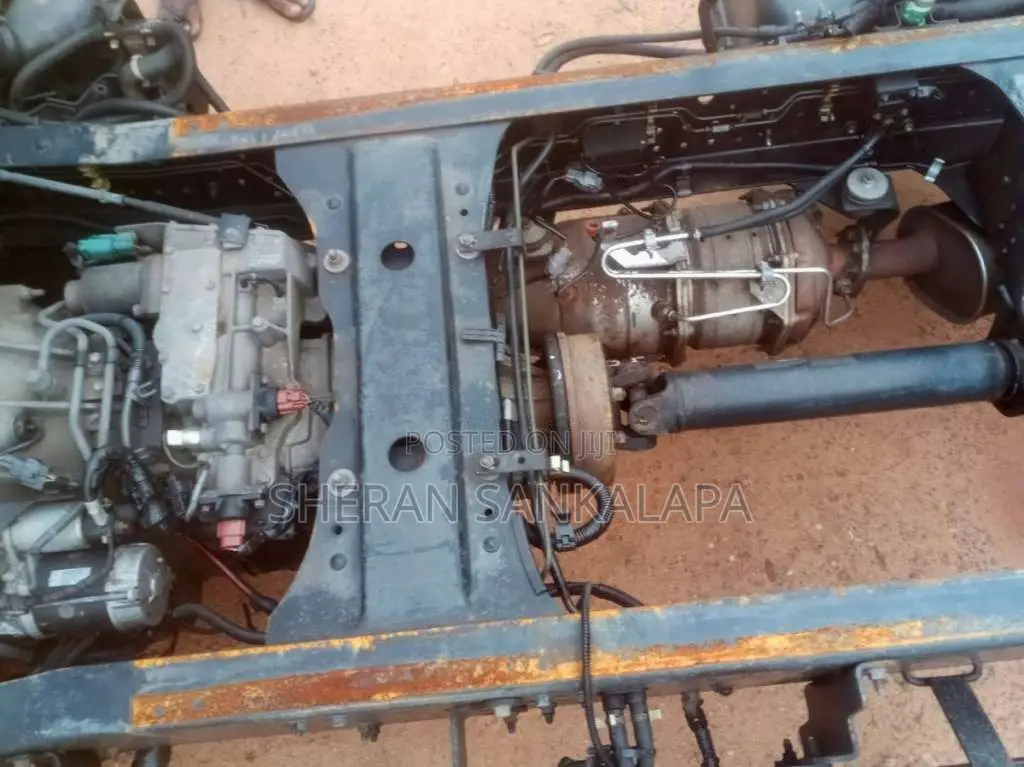 Isuzu Full Body 2018 Lorry (Used)