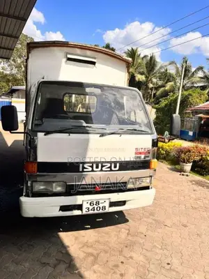 Isuzu ELF 14.5ft 1993 Lorry (Used)