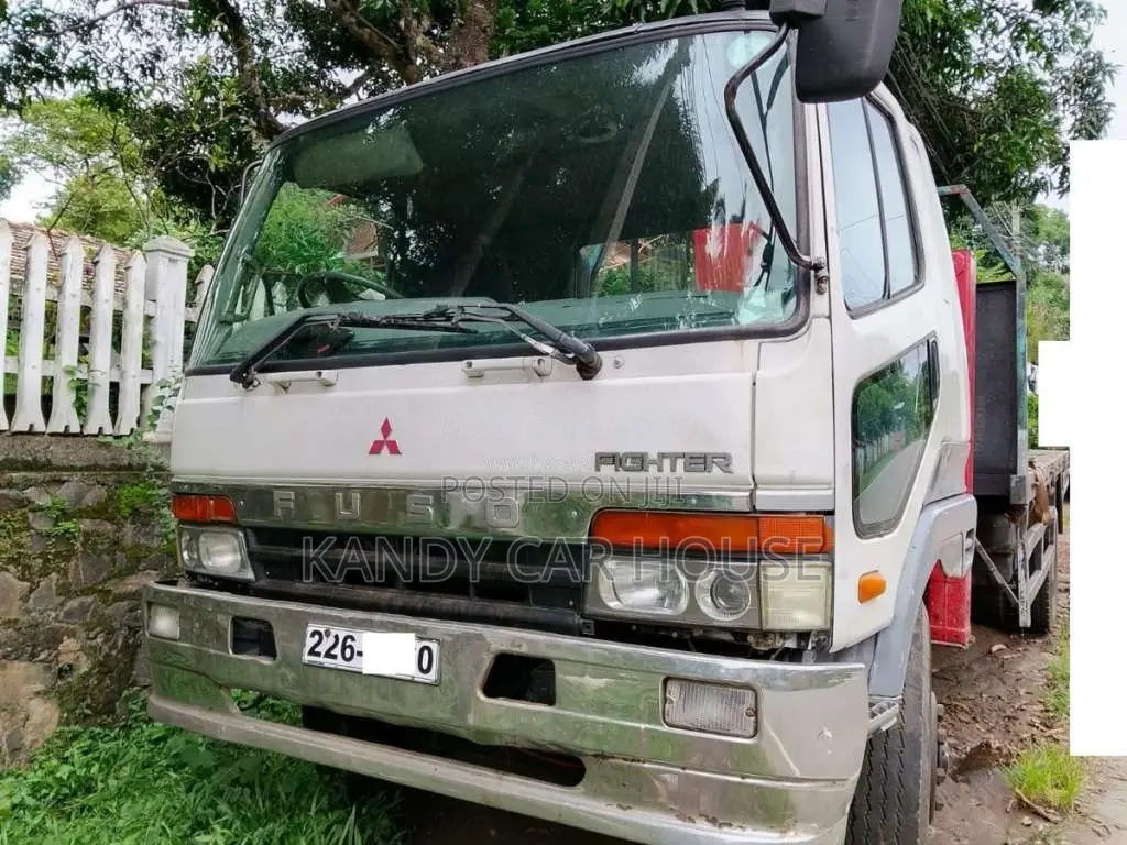 Mitsubishi Fuso Fighter 1993 Lorry (Used)