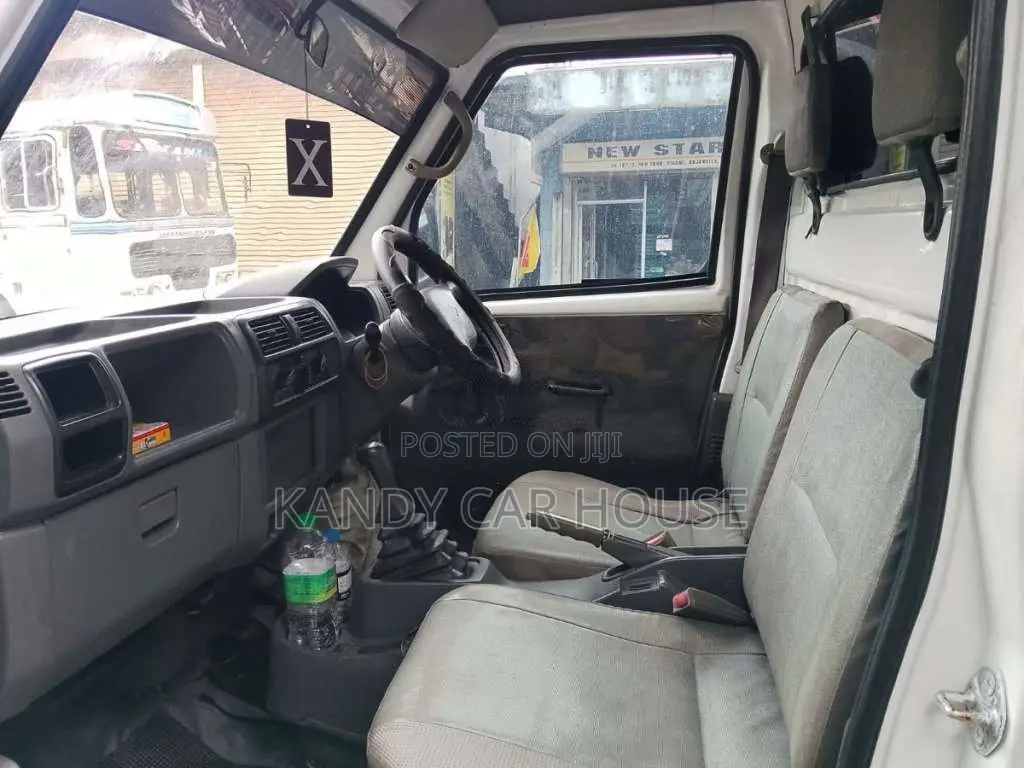 Mitsubishi MiniCab 2002 Lorry (Used)