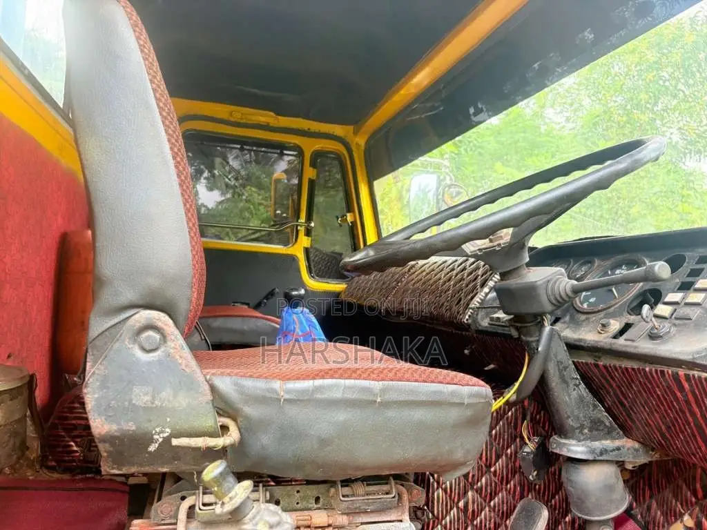 Tata Full Body 2006 Lorry (Used)