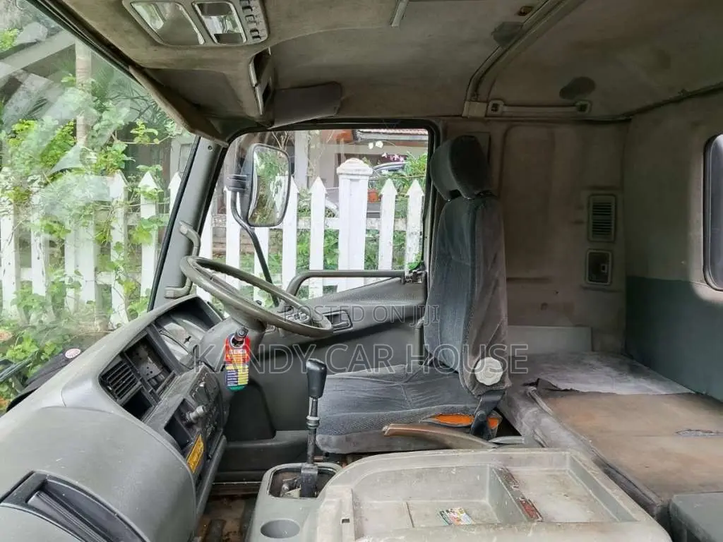Mitsubishi Fuso Fighter 1993 Lorry (Used)