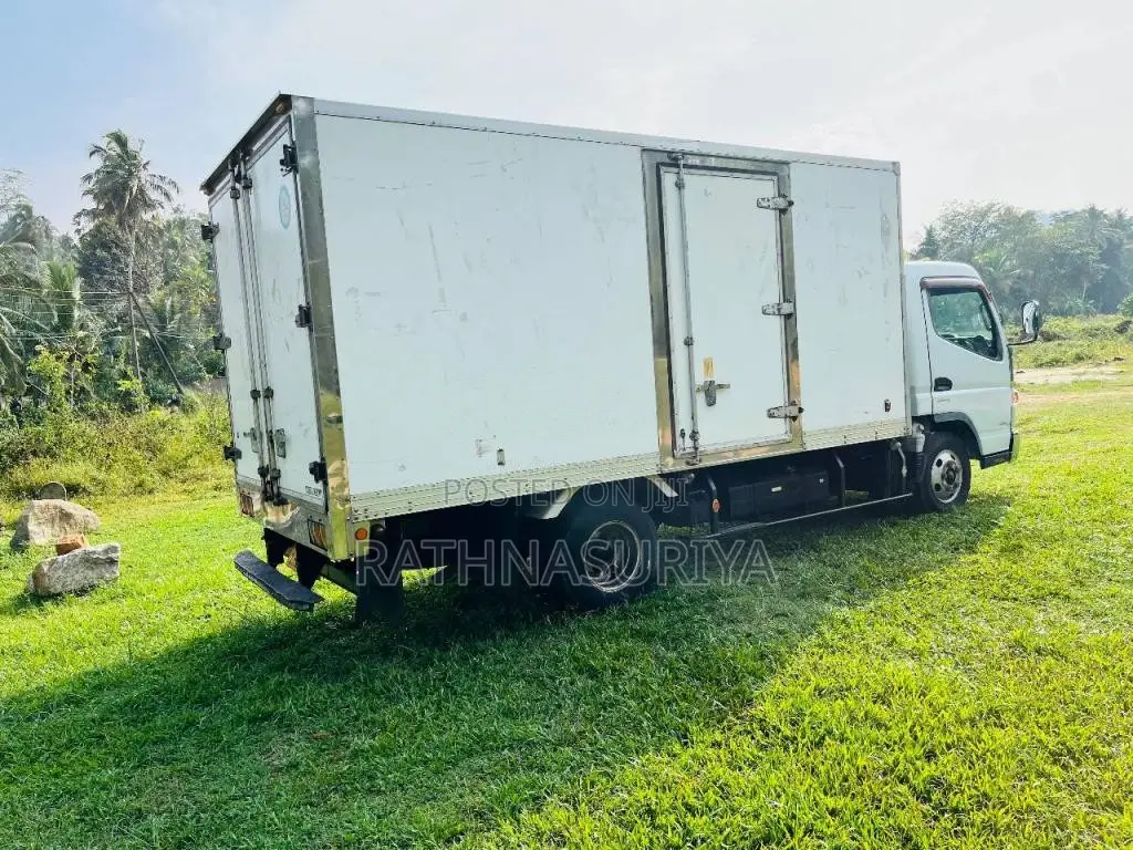 Mitsubishi Canter 2011 Lorry (Used)