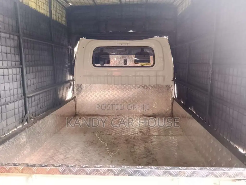 Mitsubishi MiniCab 2002 Lorry (Used)