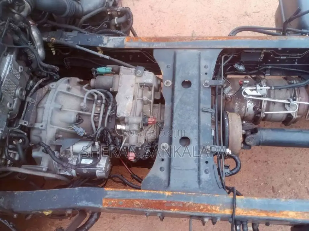 Isuzu Full Body 2018 Lorry (Used)