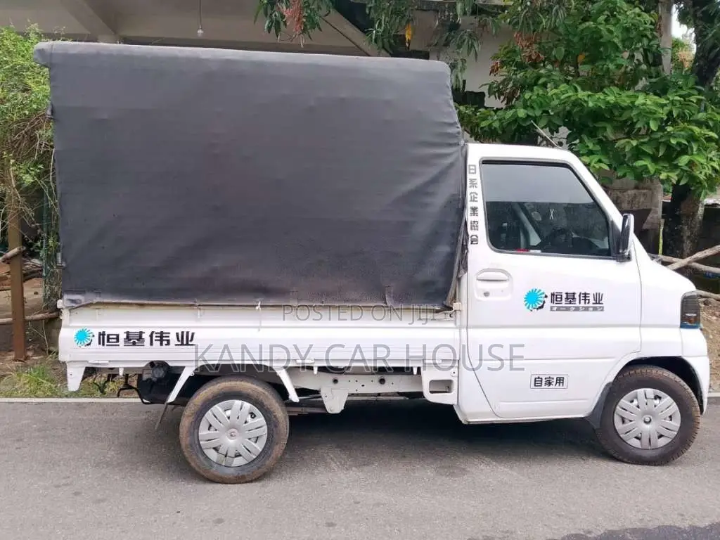 Mitsubishi MiniCab 2002 Lorry (Used)