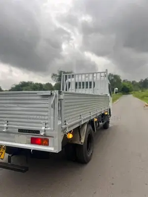 Mitsubishi Canter 2009 Lorry (Used)