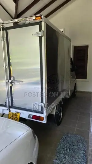 Mitsubishi MiniCab 2013 Lorry (Used)