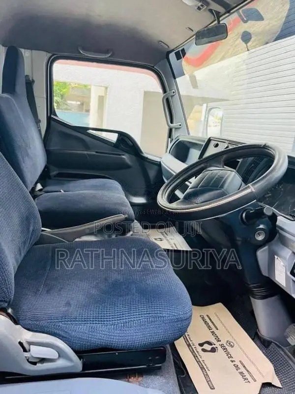 Mitsubishi Canter 2011 Lorry (Used)