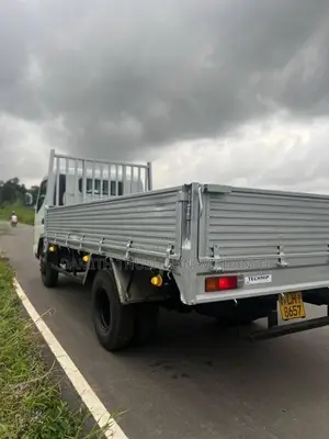 Mitsubishi Canter 2009 Lorry (Used)
