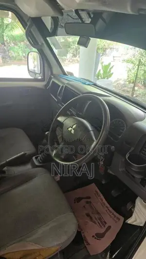 Mitsubishi MiniCab 2013 Lorry (Used)