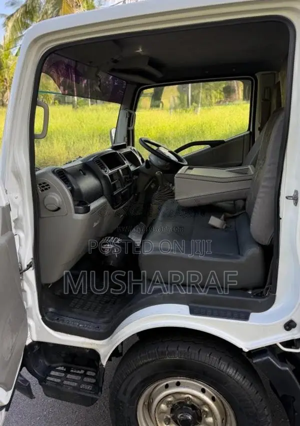 Nissan Cabstar 2013 Lorry (Used)