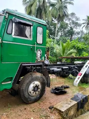 Ashok-Leyland Comet Super 2004 Lorry (Used)