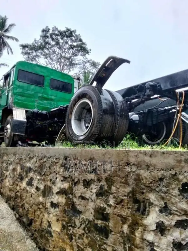 Ashok-Leyland Comet Super 2004 Lorry (Used)