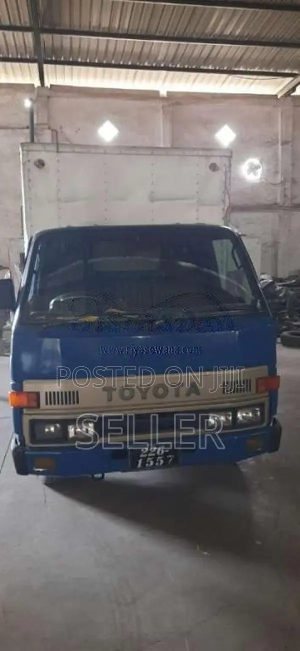Toyota Dyna 1995 Lorry (Used)