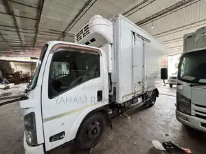 Isuzu ELF 2014 Lorry (Used)