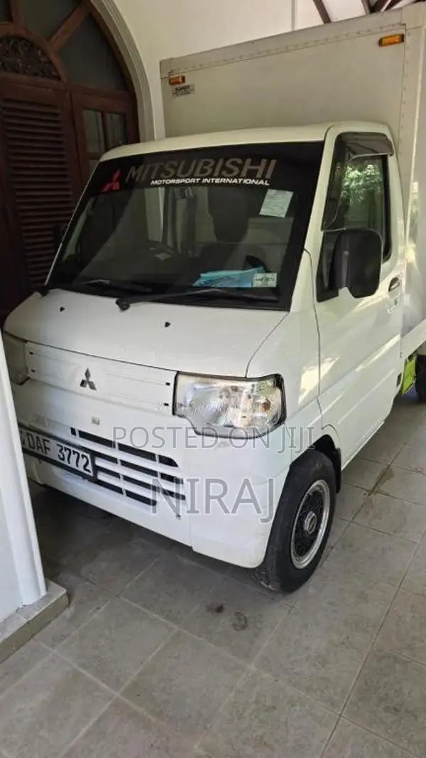 Mitsubishi MiniCab 2013 Lorry (Used)