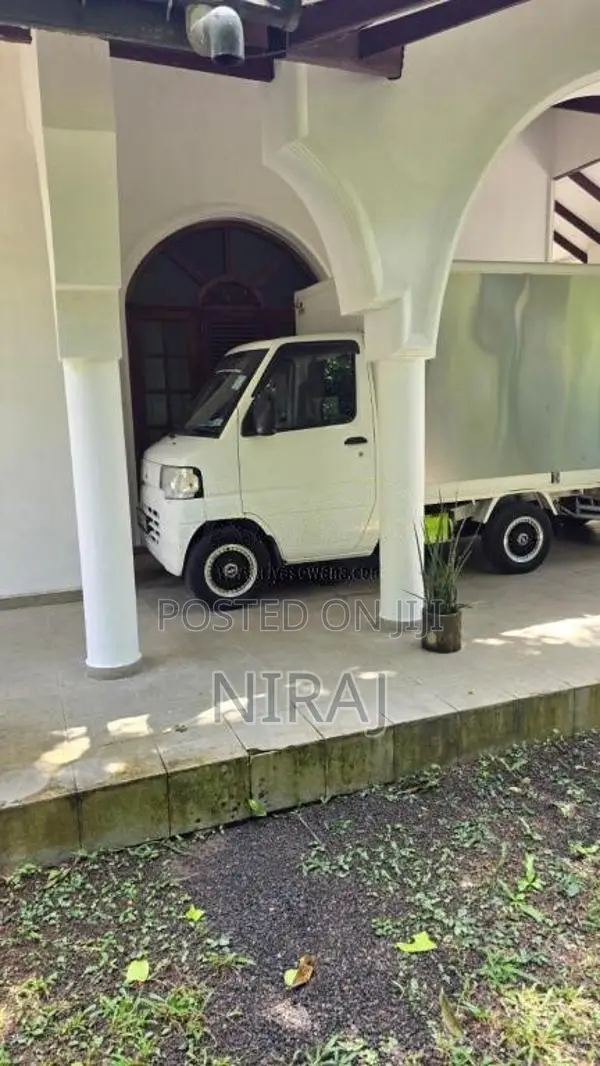 Mitsubishi MiniCab 2013 Lorry (Used)