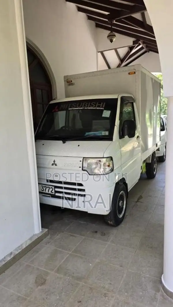 Mitsubishi MiniCab 2013 Lorry (Used)