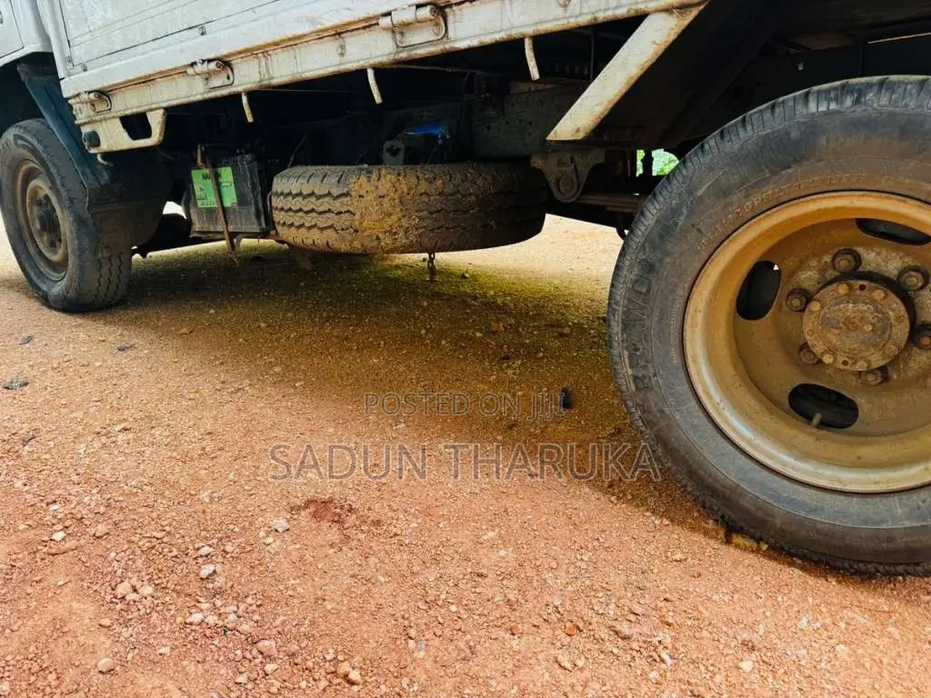 Mitsubishi Canter 1993 Lorry (Used)