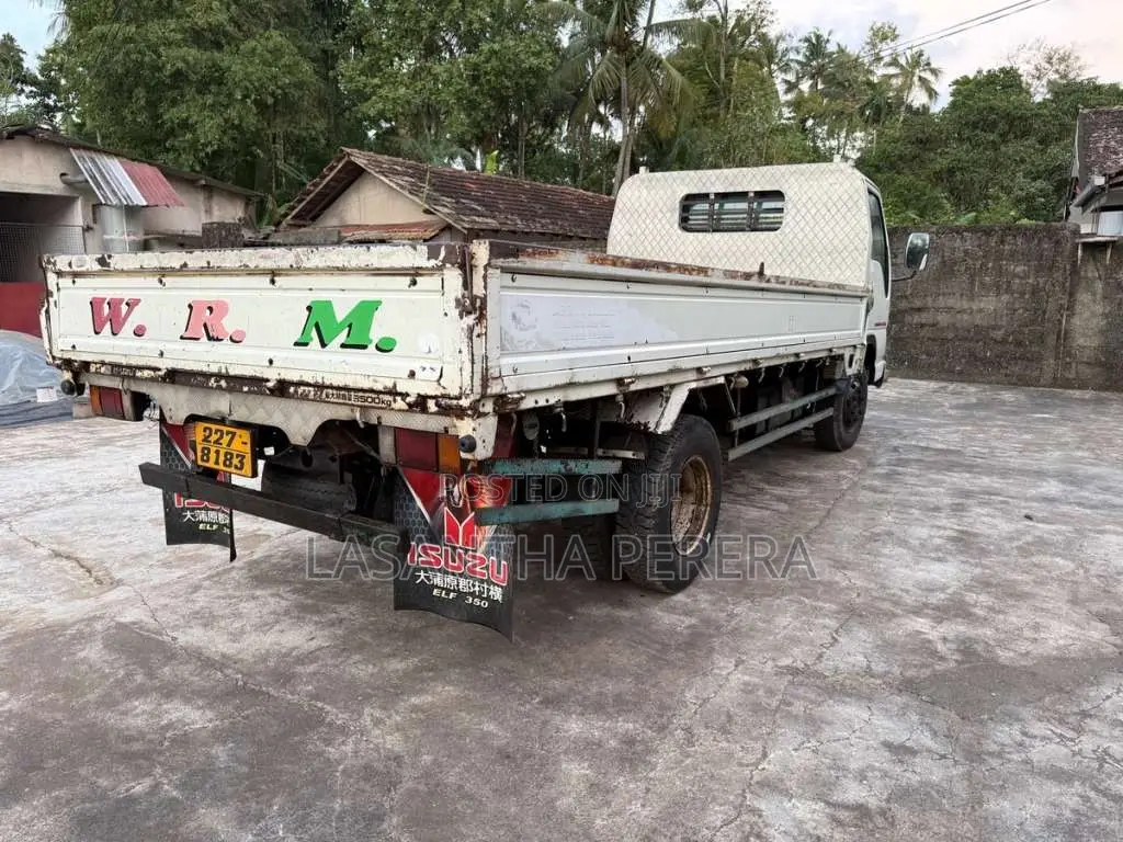Isuzu ELF 1995 Lorry (Used)