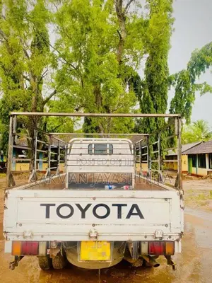Toyota Dyna 1999 Lorry (Used)