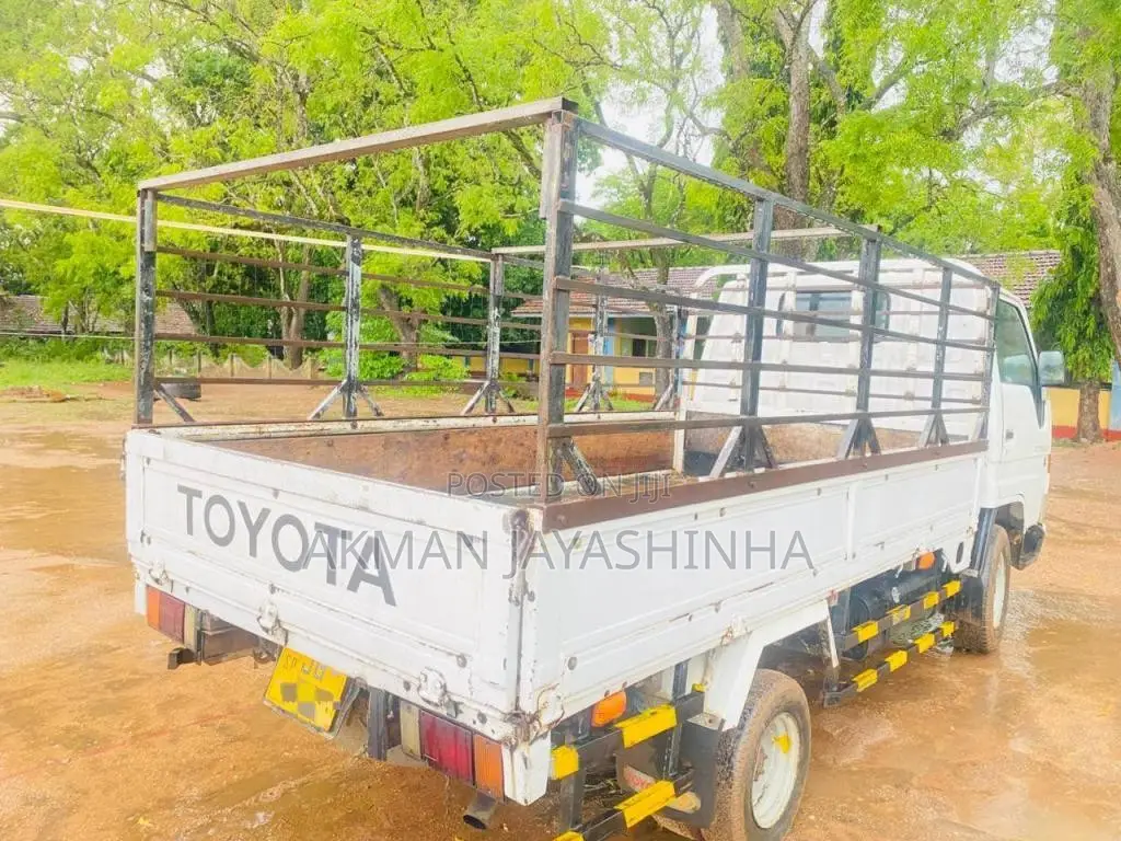 Toyota Dyna 1999 Lorry (Used)