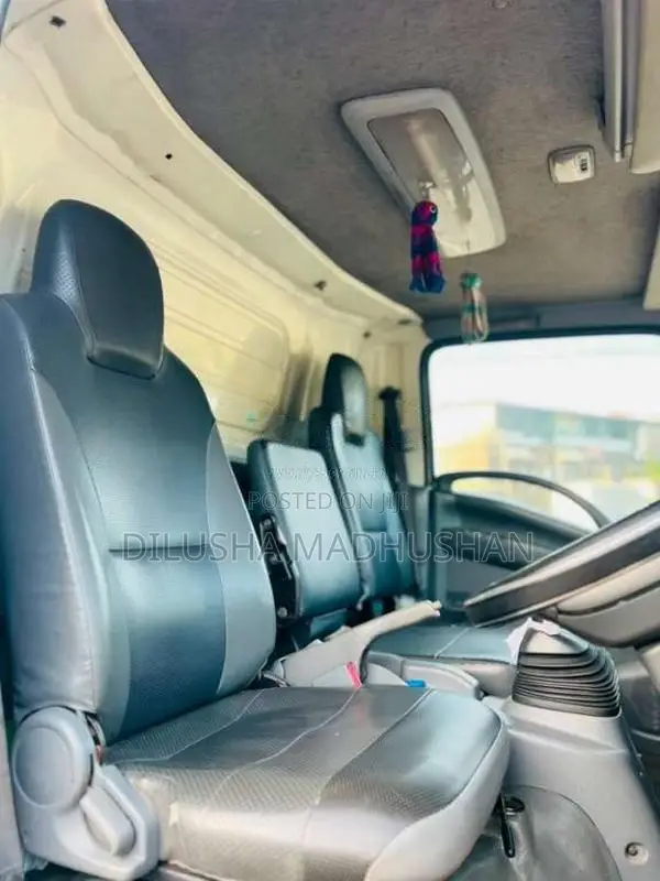 Isuzu ELF 2013 Lorry (Used)