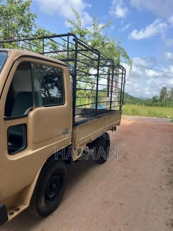 Isuzu ELF 1979 Lorry (Used)